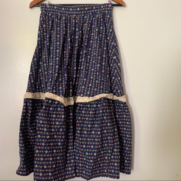 Vintage handmade blue prairie skirt - Picture 2 of 5